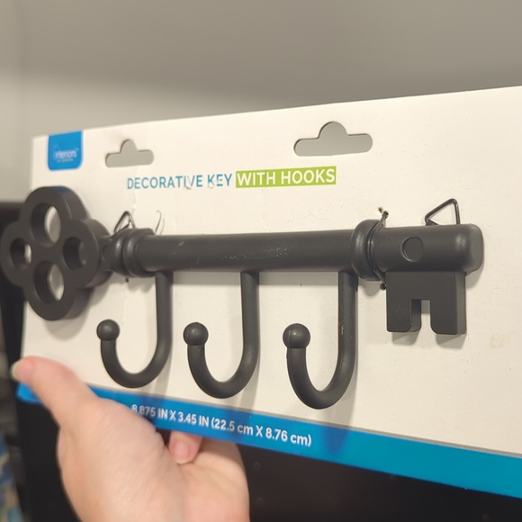 Key shaped hook - Picture 4 of 4